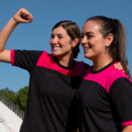 Imagen de jugadoras de fútbol universitarias
